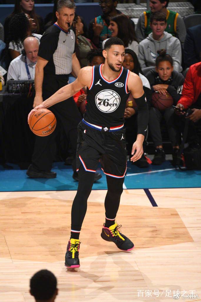 从加时末段山东男篮远射贴柱到赛后塞维利亚备战NBA常规赛，风云突变西汉姆今晚战术微调的简单介绍